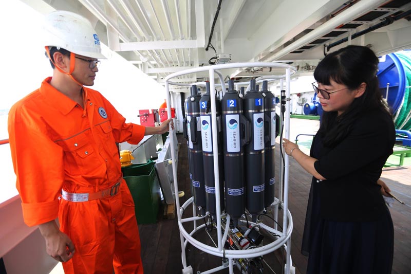 我国最大两艘海洋渔业综合科学调查船正式交付使用